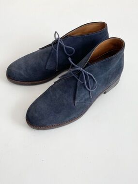 Suede Chukka Boots in Navy Blue